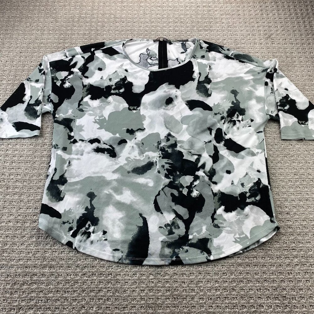 Essentials Milano Women Blouse Top Women Size 2X Black White Shirt Back Zipper